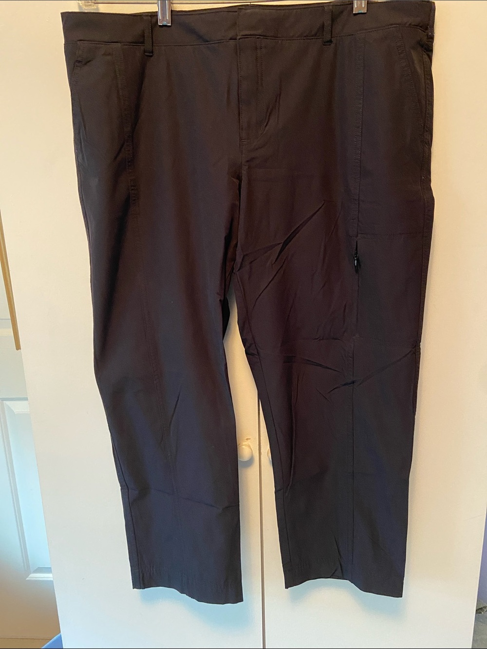 Kirkland Signature Women's Black Cropped Travel Pants